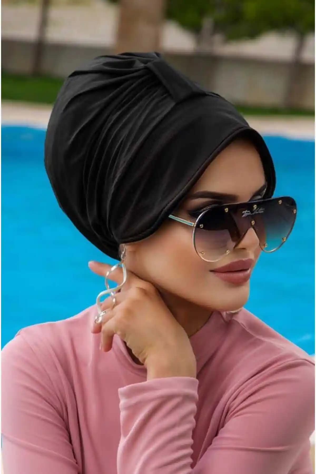 Aişe Tesettür Siyah Deniz Şapkası: Modern ve Şık Tasarım ile Güneşten Koruyan Plaj Aksesuarı