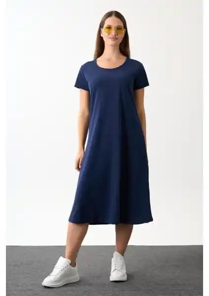 Alexander Gardi Kısa Kollu Salaş Elbise Modern ve Rahat Günlük Giyim Tercihi