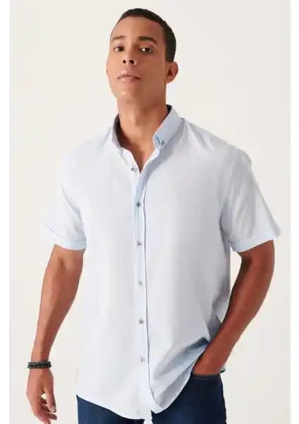 AVVA Erkek Mavi Düğmeli Yaka Pamuk İnce Kısa Kollu Gömlek: Yazlık Şıklık ve Konfor Bir Arada