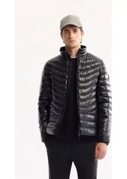 AVVA Erkek Siyah Kaz Tüyü Montu: Rüzgar ve Su Geçirmez, Sıcak Tutucu Kış Giyim