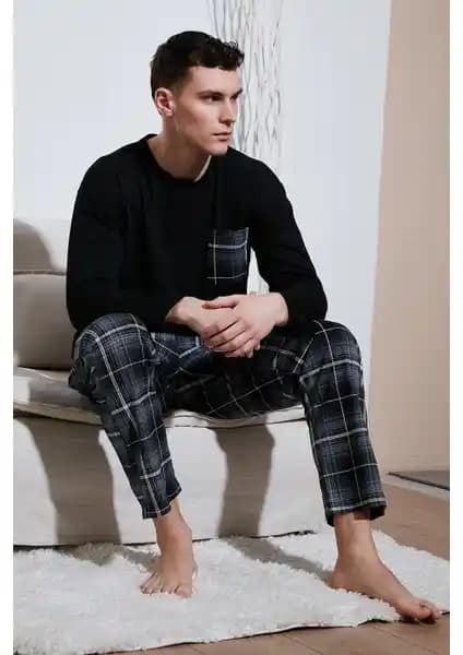 Buratti Ekoseli Cepli Beli Lastikli Erkek Pijama Takımı: Konfor ve Şıklık Sunan Yazlık Tasarım