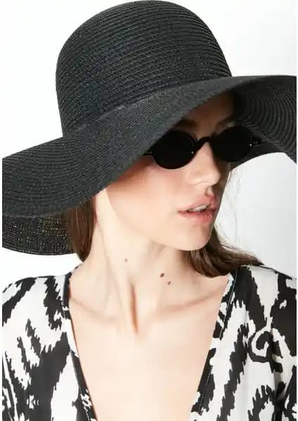 C&city Siyah Hasır Kısa Kenar Plaj Şapkası Y8201 Şıklık ve Fonksiyonellik Sunar