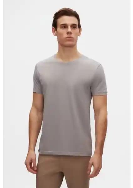 D'S Damat Slim Fit Gri T-shirt: Modern Erkekler İçin Şık ve Konforlu Günlük Giyim Seçeneği