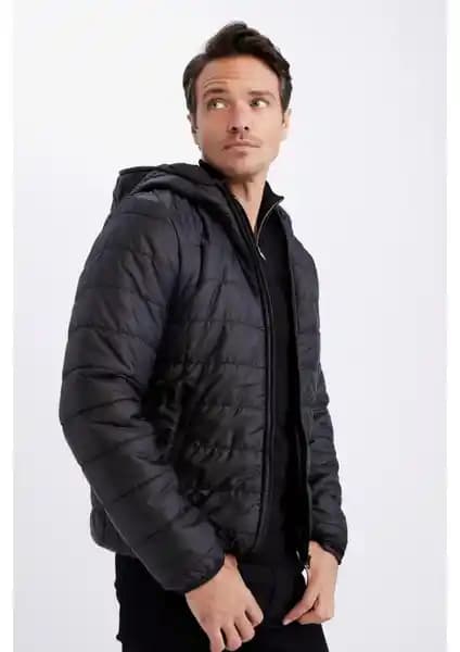 DeFacto Rüzgar Geçirmez ve Su İtici Peluş Kürklü Kapüşonlu Erkek Şişme Monti