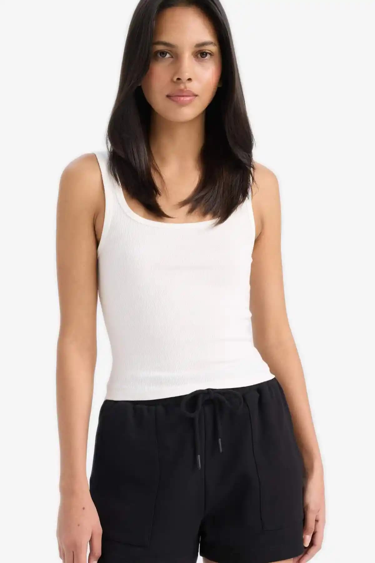 DeFacto Slim Fit Dar Kesim Kadın Atlet Yumuşak Pamuk Elastan Kumaşla Konforlu Giyim