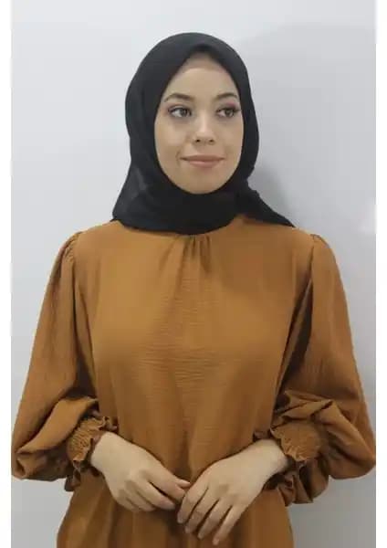 Eşarp Durağı Düz Yazma Siyah: Şıklık ve Kalitenin Buluştuğu Kadın Aksesuarı