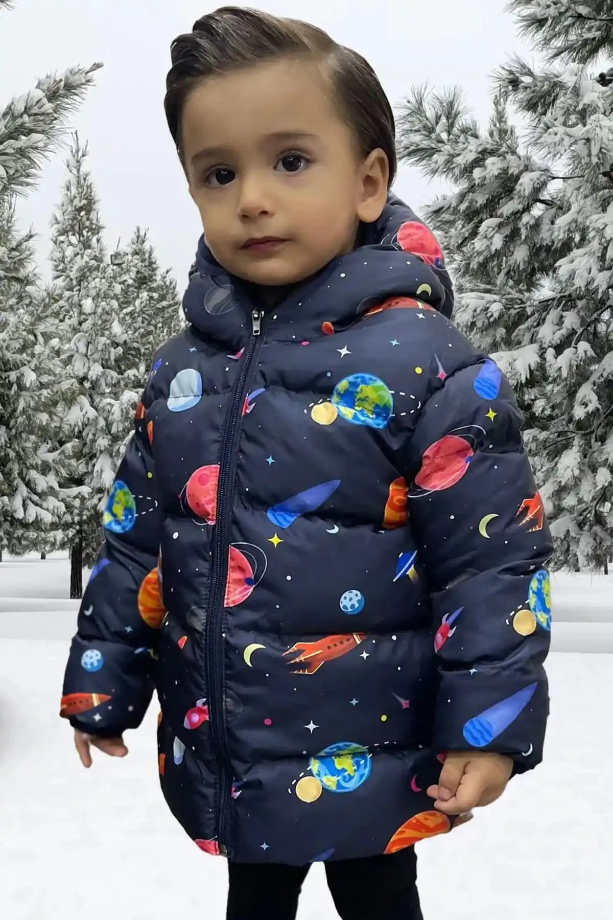 Freemen Erkek Çocuk Polar Kapüşonlu Gezegen Desenli Kışlık Mont Özellikleri ve Kullanım Alanları