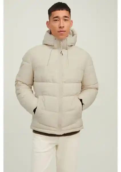 Jack & Jones Copenhag Puffer Montu Erkekler İçin Fonksiyonel ve Şık Kış Giyim Ürünü