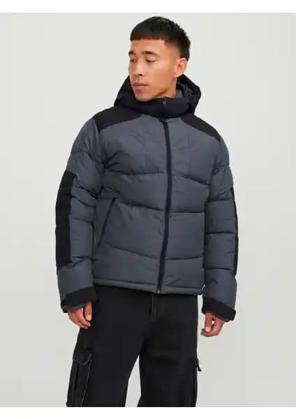 Jack & Jones Erkek Kapüşonlu Gri-Siyah Mont: Şık ve Fonksiyonel Kış Giyim Seçeneği