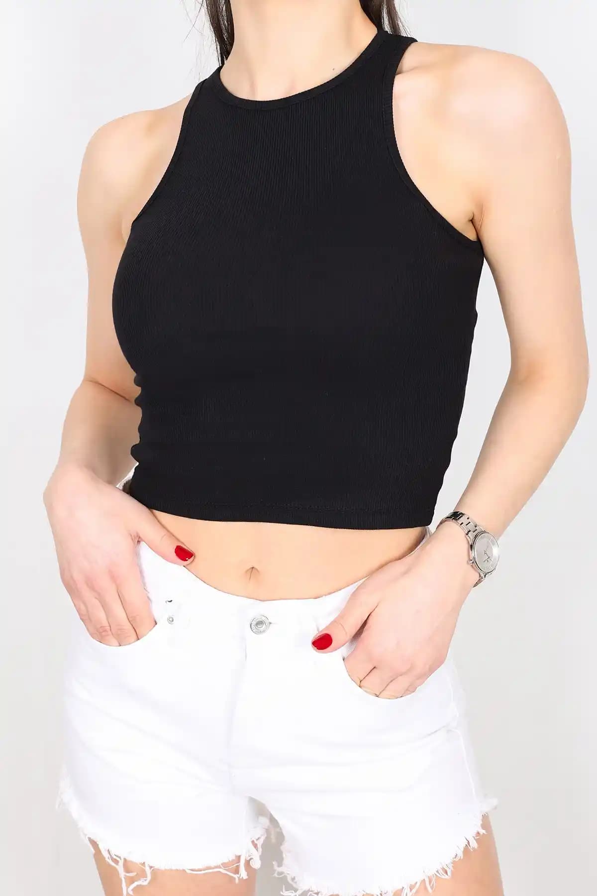 LACHT Kadın Siyah Kaşkorse Crop Bluz: Günlük Şıklık ve Konfor Sunan Modern Tasarım