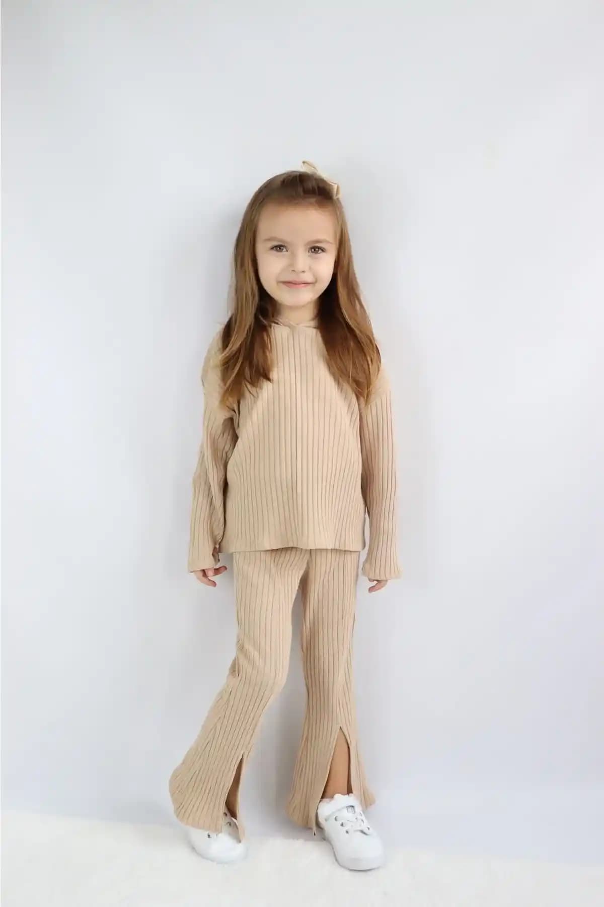 Le Petit Sole Kız Çocuk Comfy Alt-Üst Takım: Rahat ve Şık Günlük Giyim Seçeneği