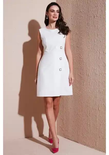 Lela Standart Fit Kemerli Bisiklet Yaka Mini Elbise: Şık ve Rahat Günlük ve Resmi Kullanım İçin