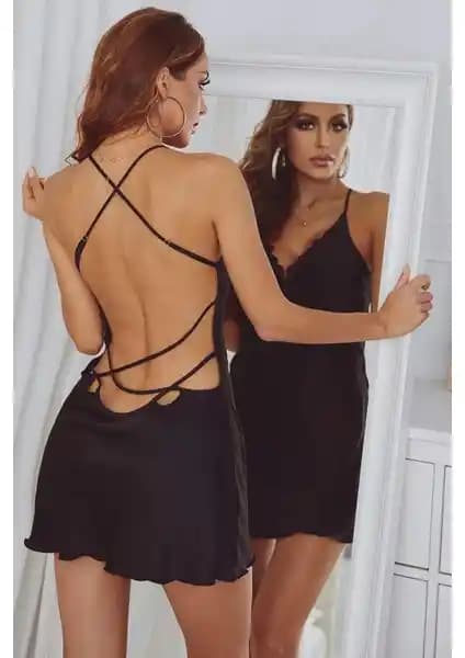 Merry See Sırt Dekolteli Dantel İşlemeli Saten Gecelik: Şıklık ve Konforun Buluşması