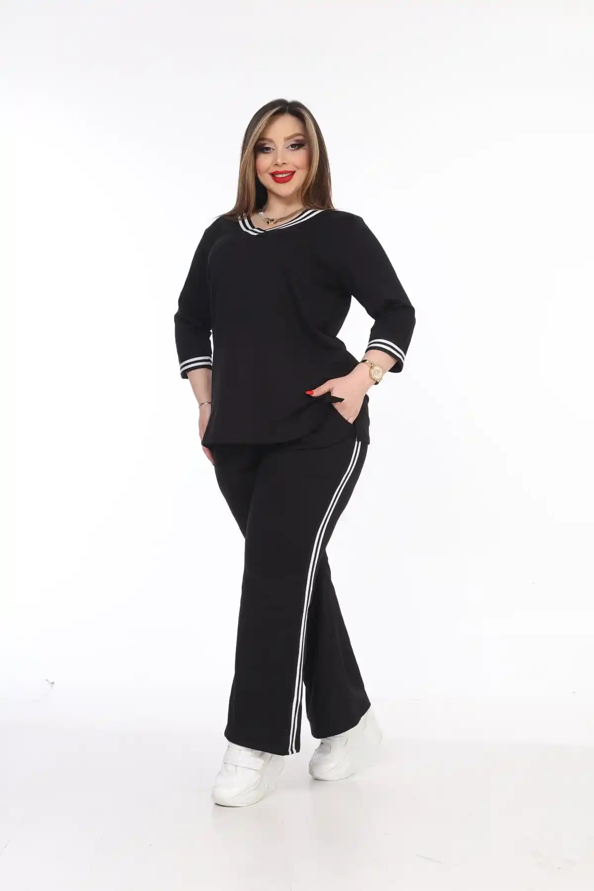 MJORA Büyük Beden Şeritli Alt-Üst Örme Takım: Rahat ve Şık Günlük Giyim Seçeneği