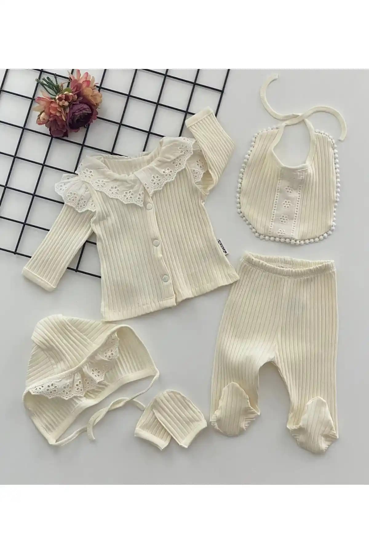 Necix'in Organik Kumaş Dantelli Bebek Hastane Çıkışı Seti 5 Parça Krem