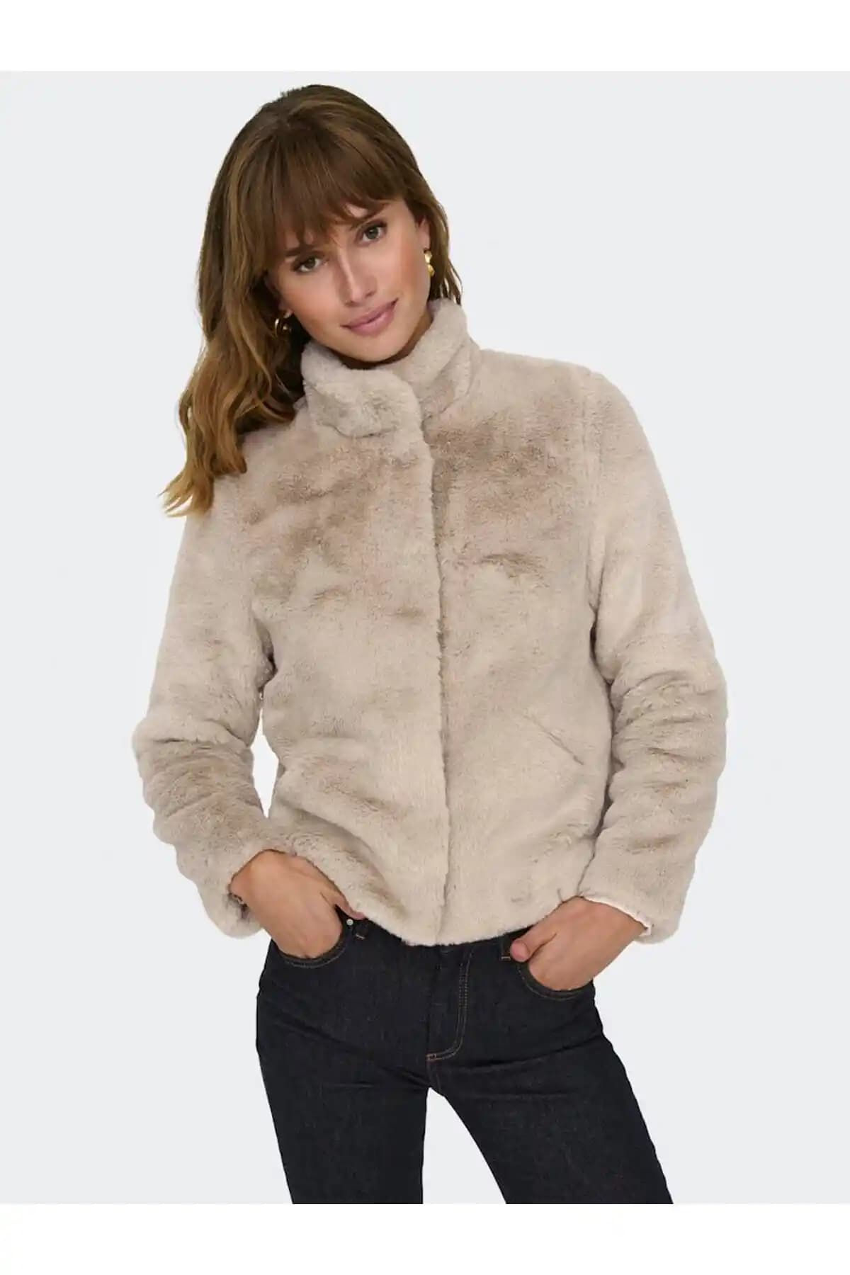 Onlnewvida Life Faux Fur Mont Modern Tasarımı ve Fonksiyonelliğiyle Öne Çıkıyor
