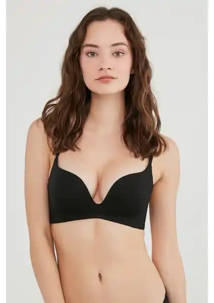 Penti Siyah Balensiz Dekolteyi Ön Plana Çıkaran Push Up Sütyen Günlük ve Şık Kullanım İçin