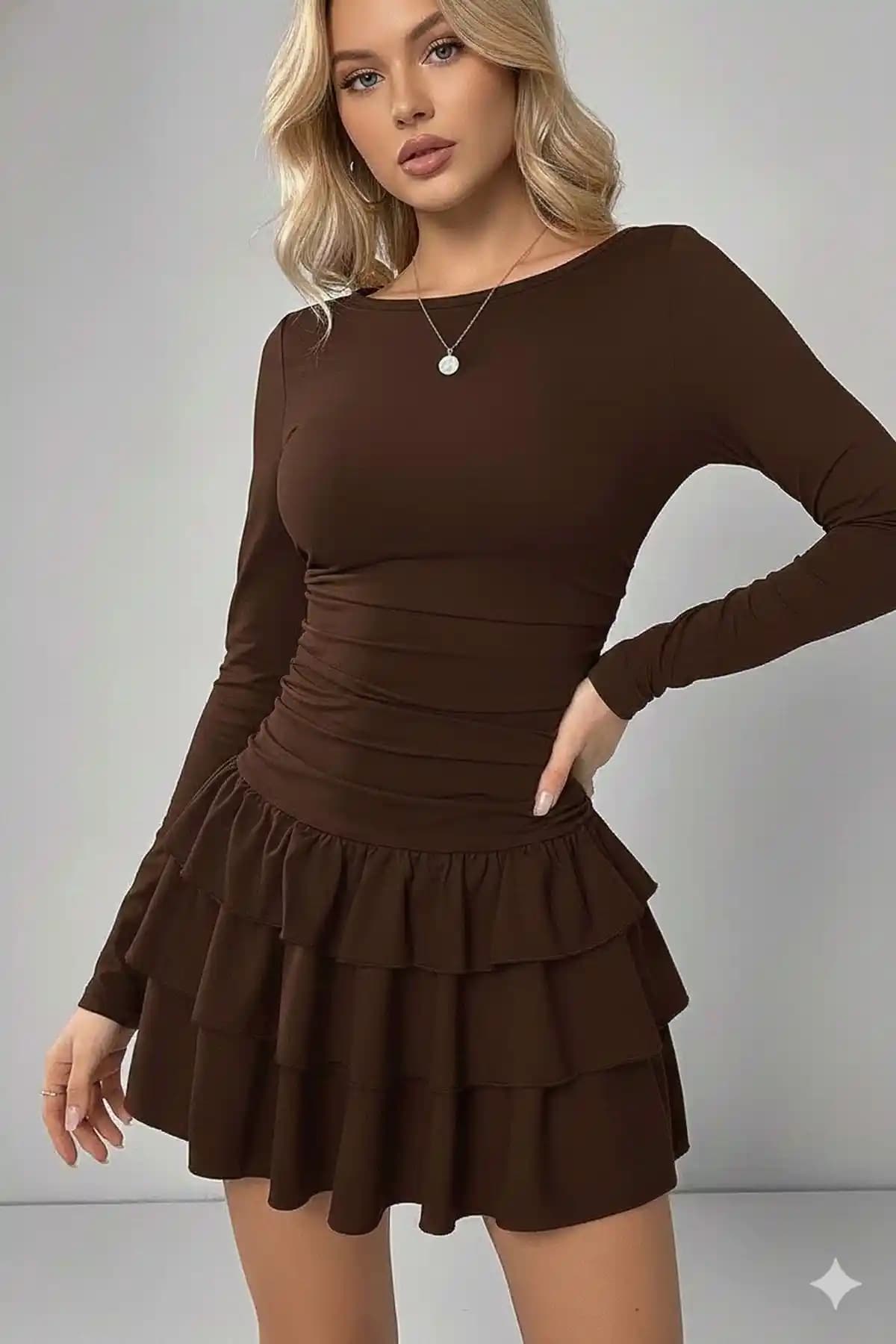 REY-VİA Kat Kat Volanlı Mini Elbise Modern Kadın Giyim Tarzını Yansıtan Tasarım