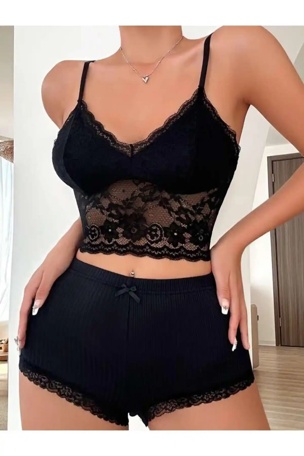 Rose Alexandra Kadın Siyah Dantel Detaylı Gecelik Takımı Modern ve Şık Tasarım