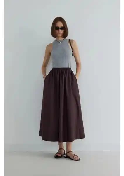 Suud Collection Kahverengi Day Poplin Kloş Etek: Günlük Şıklık ve Konforun Buluşması