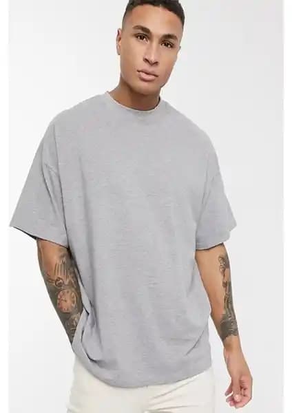 The Wert Ünisex Oversize Gri Düz Renk T-Shirt: Şıklık ve Konforun Modern Buluşması