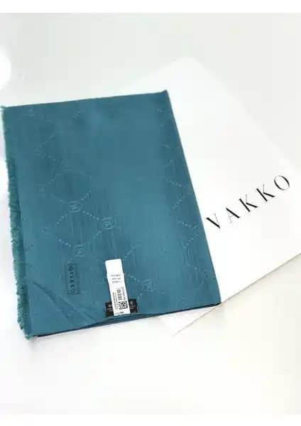 Vakko Şal: Zarif ve Çok Yönlü Pamuk İpek Karışımlı Şal ile Şıklığınızı Tamamlayın