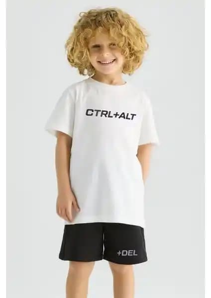 Zepkids Erkek Çocuklar İçin Ekru Renk Şortlu Takım Yüksek Kalite ve Konfor Sunar