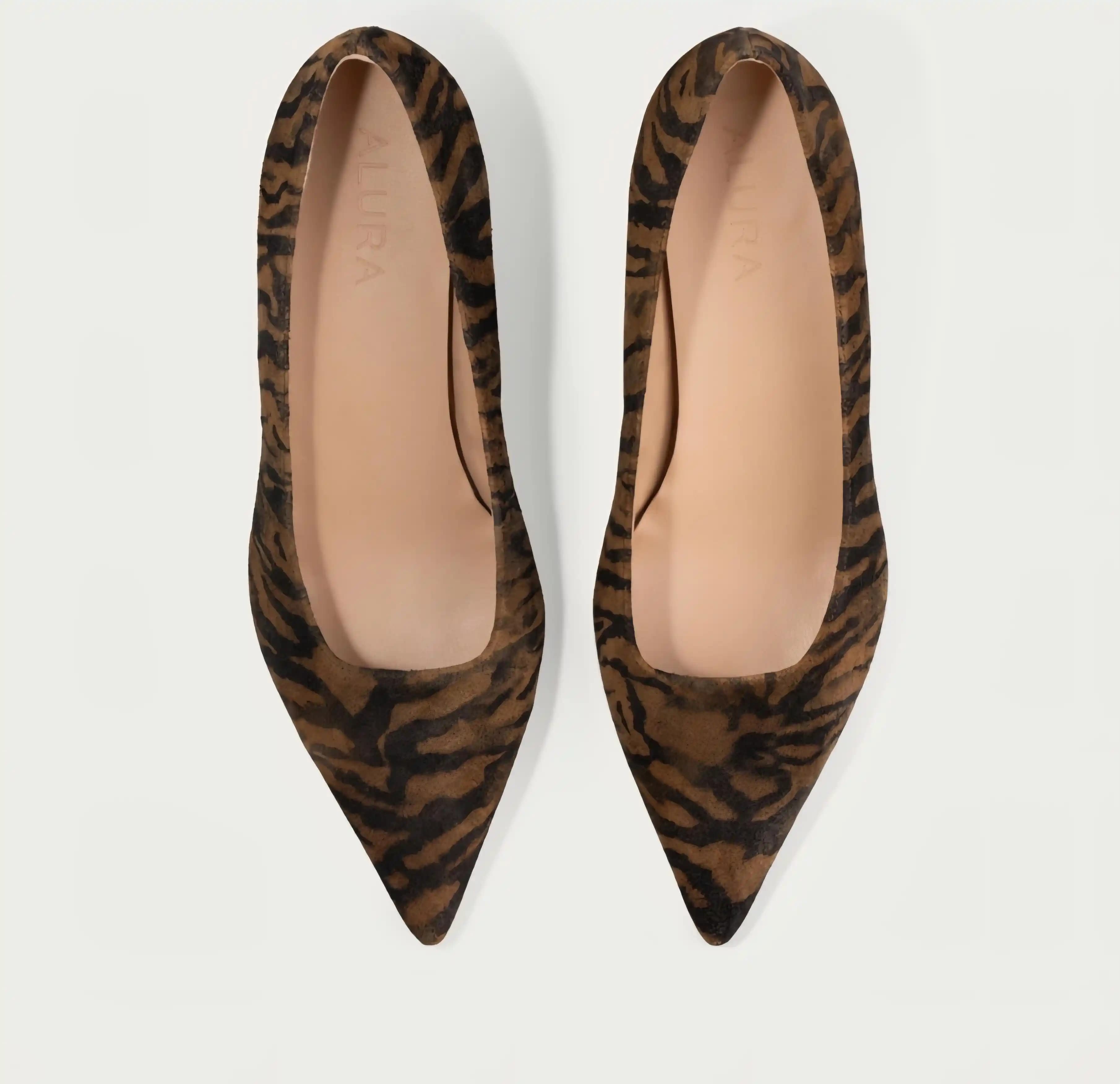 İş Ortamında Hayvan Deseni Kullanımı: Kabul Edilebilirlik ve Stil Önerileri