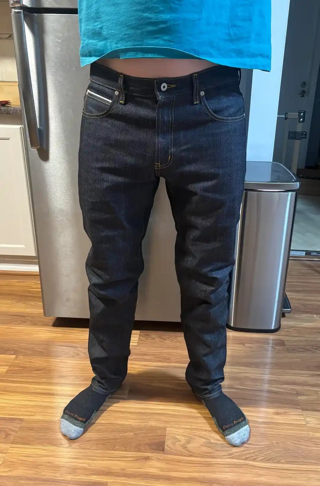 Naked & Famous Left Hand Twill Raw Denim Pantolonlarda Kumaş ve Uyum Özellikleri