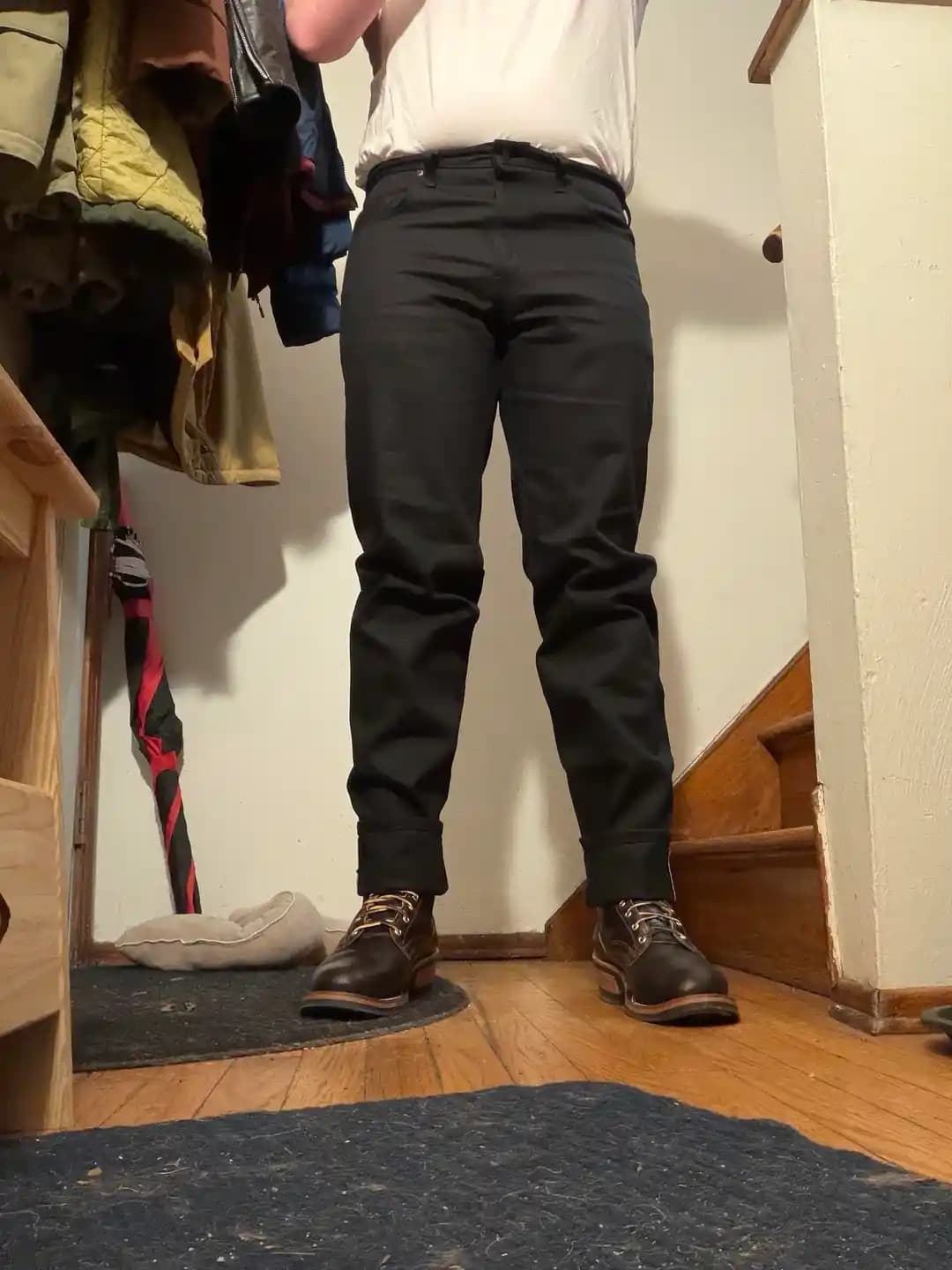 Naked & Famous Solid Black Easy Guy Kesimi: Doğru Beden ve Konfor Analizi