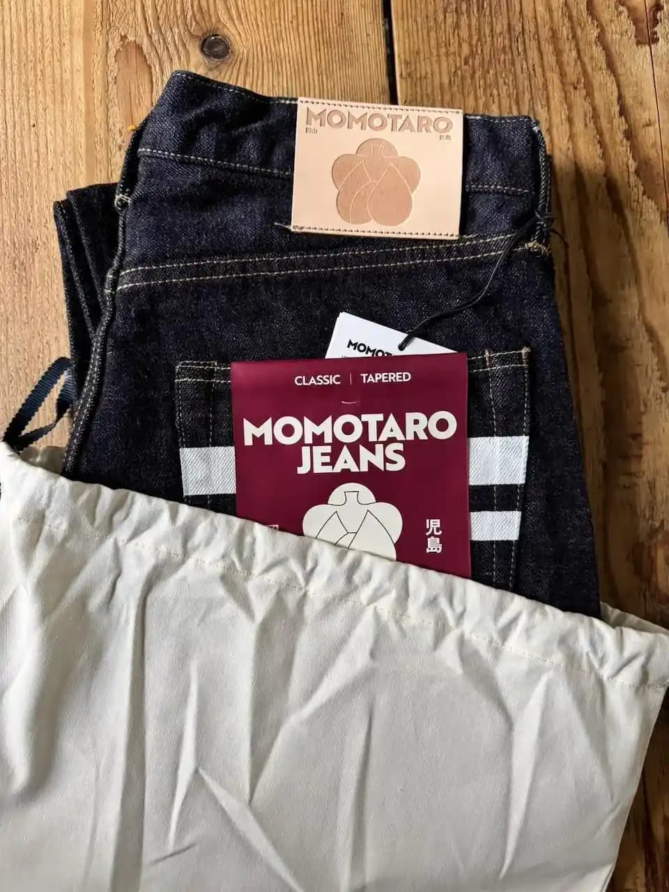 Momotaro #200 Classic Tapered Raw Denim: Yüksek Kalite ve Konforun Buluşması