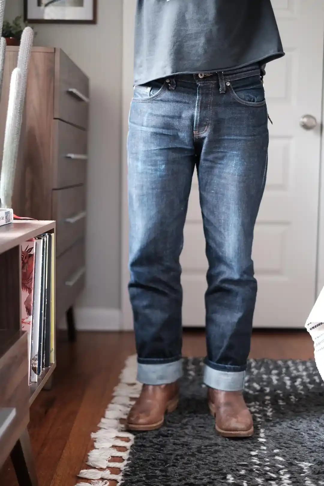 Naked & Famous Deep Indigo Selvedge Weird Guy Kot Pantolon: Kesim, Kumaş ve Kullanıcı Deneyimleri