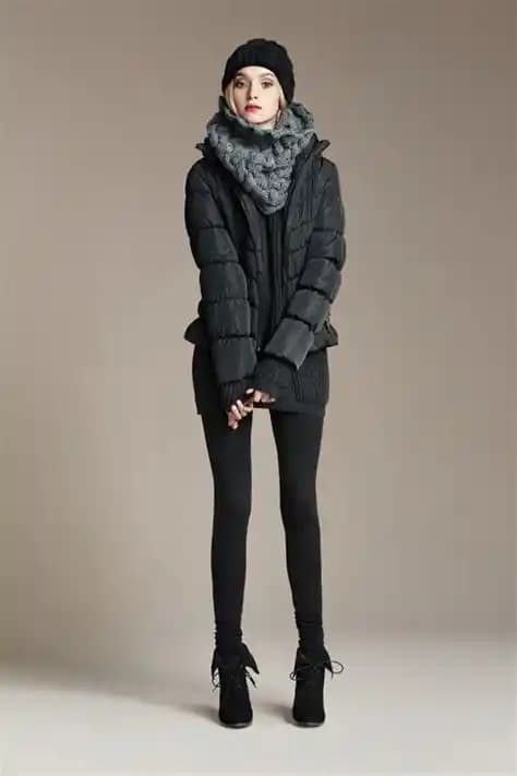 Sonbahar Modasında Katmanlı Giyim, Doğal Kumaşlar ve Trend Ayakkabı Seçimleri