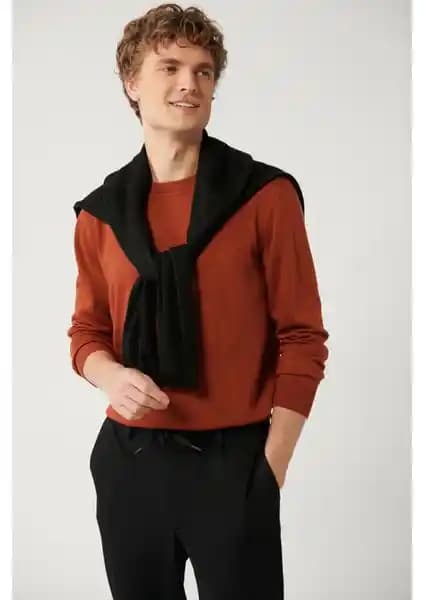 AVVA Erkek Kazak Karşılaştırması Kiremit ve Siyah Balıkçı Yaka Modelleri