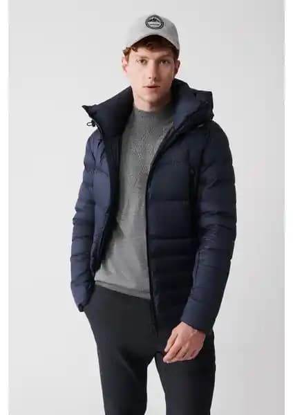 AVVA Erkek Montları Karşılaştırması: Kaz Tüyü ve Şişme Mont Modelleri Analizi