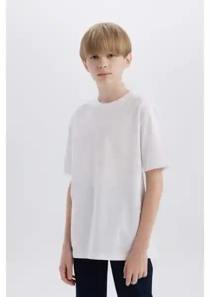 DeFacto Erkek Çocuk Tişörtleri Karşılaştırması: Kısa Kollu ve Uzun Kollu Modellerin Özellikleri