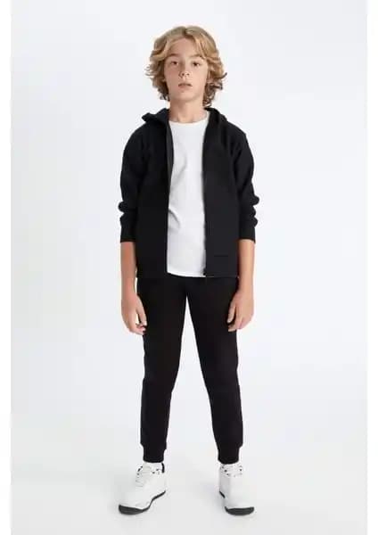 DeFacto ve FullaModa Erkek Çocuk Jogger Eşofman Altları Karşılaştırması