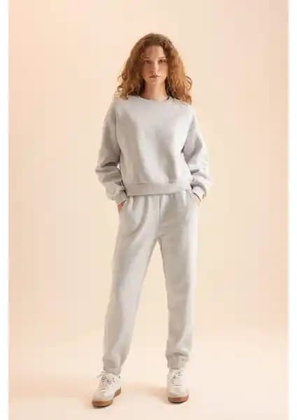 DeFacto ve Shade Kadın Takım Karşılaştırması: Konfor ve Stil Arasında Doğru Seçim Rehberi