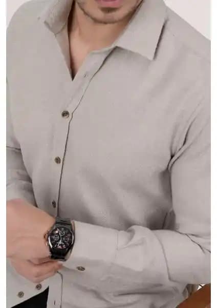 Erkek Gömlek Karşılaştırması: Etikmen Sütlü Kahve Düz Slimfit ve Madmext Oduncu Gömlek