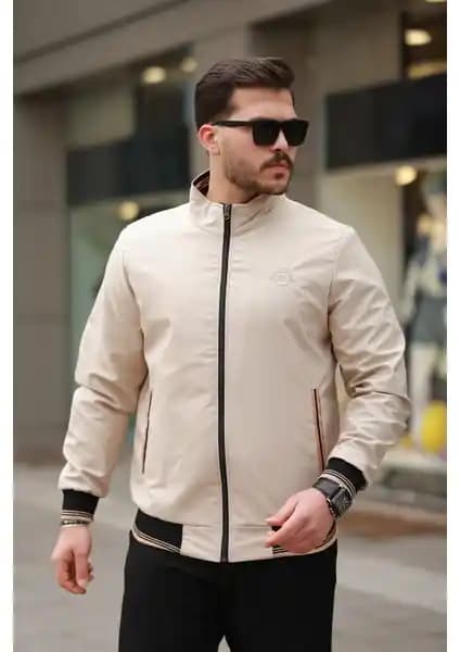 İki Popüler Erkek Mont Modelinin Detaylı Karşılaştırması ve Seçim Rehberi