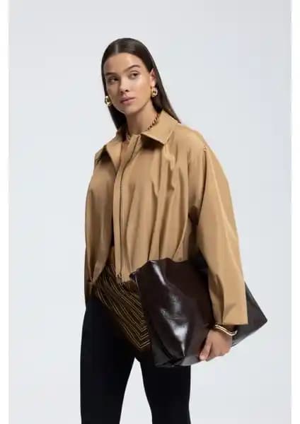 Kadın Ceketleri Karşılaştırması: Astrid Camel Bomber ve Proenza Kahve Blazer