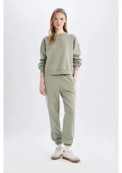 Kadın Eşofman Altları Karşılaştırması: DeFacto ve Mmetalic Modellerinin Özellikleri ve Kullanıcı Yorumları