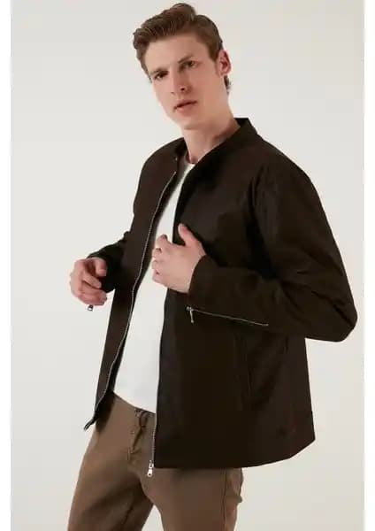 Buratti Mont Karşılaştırması: Kalın Astarlı ve Slim Fit Kapüşonlu Modellerin Özellikleri