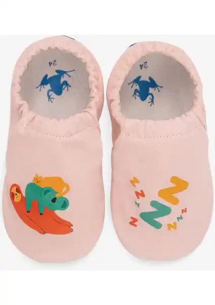 Çocuklar İçin Doğal Malzemelerle Tasarlanmış Konforlu ve Güvenli Patik Modelleri Karşılaştırması