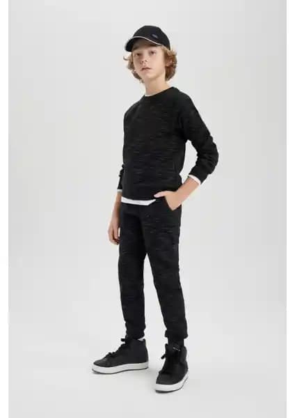 DeFacto Erkek Çocuk Giyim Ürünleri Karşılaştırması: Jogger Eşofman Altı ve Oversize Sweatshirt