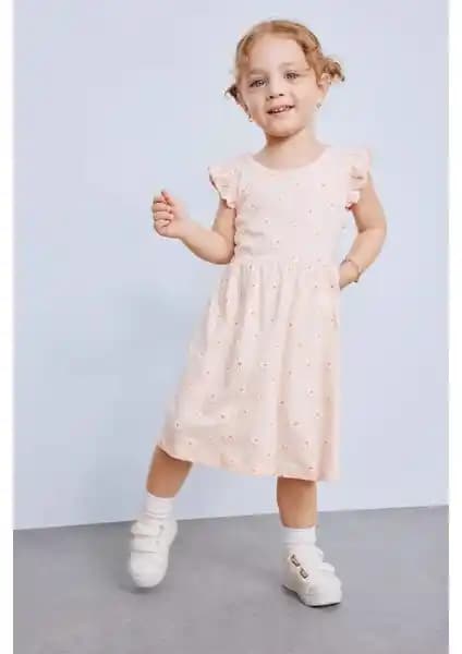 DeFacto Kız Bebek Elbiseleri Karşılaştırması: Çiçek Desenli ve Kolsuz Modellerin Özellikleri ve Kullanıcı Yorumları