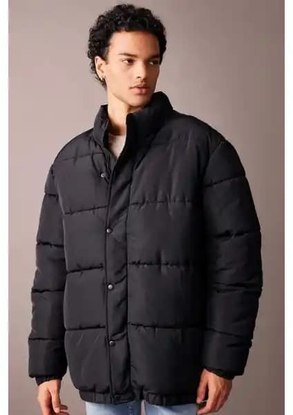 DeFacto Mont Karşılaştırması: Fermuarlı, çıtçıtlı ve çıkarılabilir kapüşonlu modellerin detaylı analizi