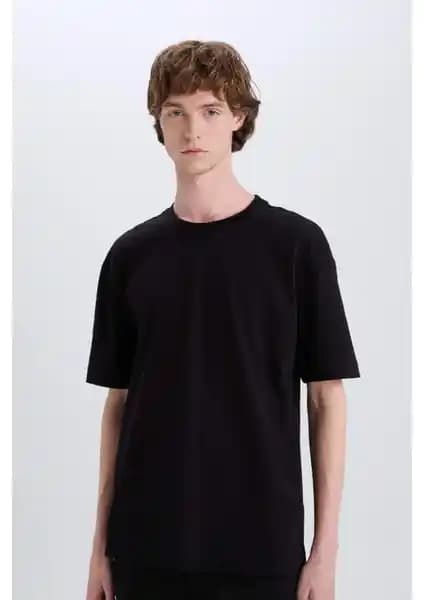 DeFacto ve Grimelange Erkek Tişörtleri Karşılaştırması: Kalite ve Konfor Analizi