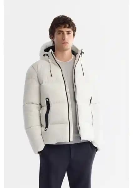 Erkek Kışlık Mont Karşılaştırması: AVVA ve First Stops Modellerinin Özellikleri