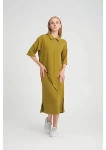 Günlük Kullanım İçin İki Modern Kadın Elbisesi Karşılaştırması